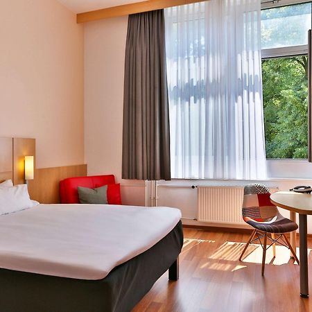 Ibis Berlin City Sued Esterno foto