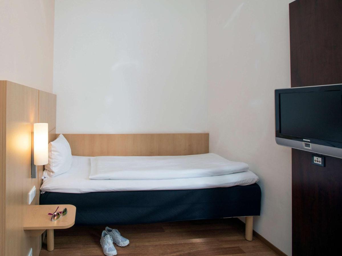 Ibis Berlin City Sued Esterno foto