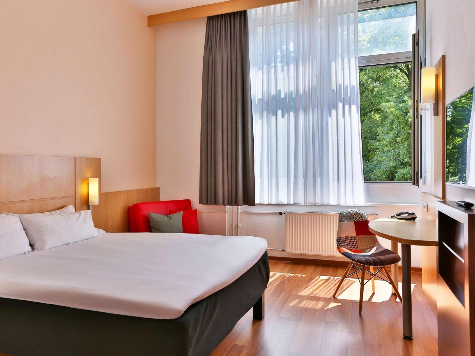 Ibis Berlin City Sued Esterno foto