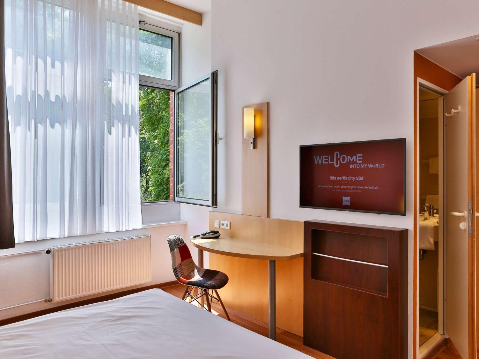 Ibis Berlin City Sued Esterno foto